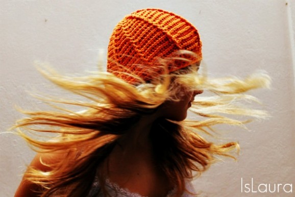 cappello a crochet arancione