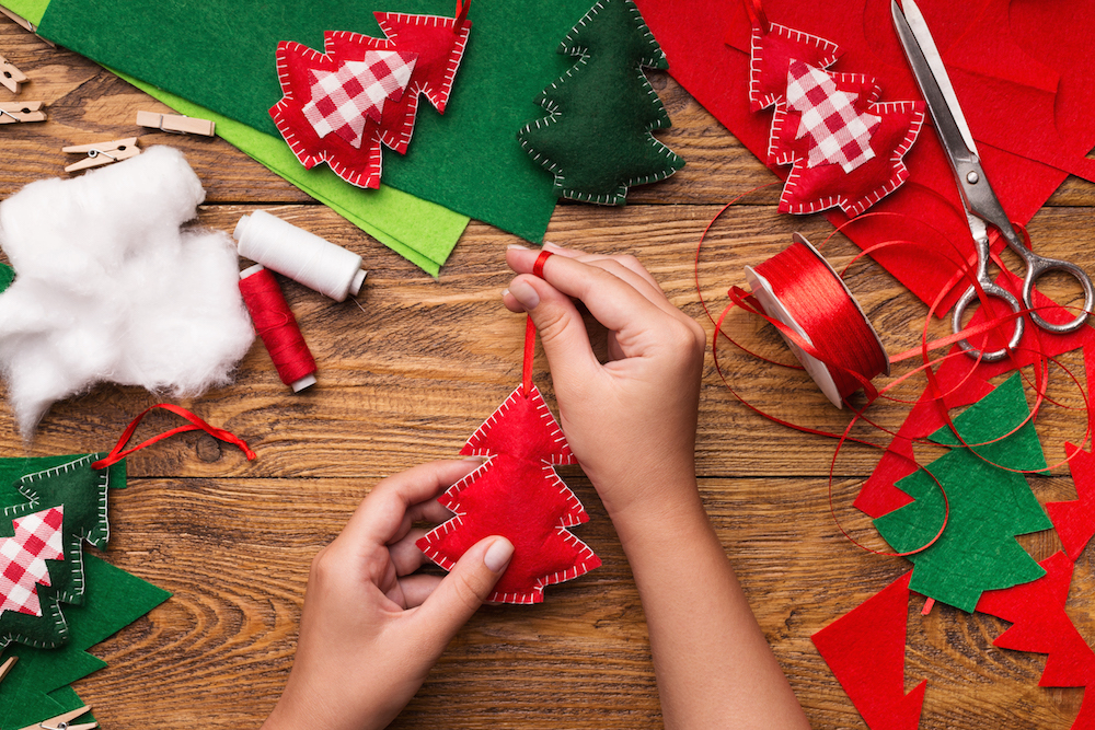 Lavoretti Di Natale In 5 Minuti.Cartamodello Per Fare Gli Alberi Di Natale In Feltro Pane Amore E Creativita