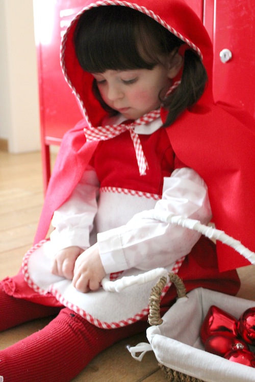 Idee di carnevale: il costume da cappuccetto rosso fai da te di Antonella ·  Pane, Amore e Creatività