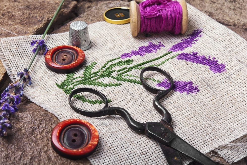 Kit Ricamo Punto Croce Bothy Threads - Amore Della Mamma (Lucy Pittaway)