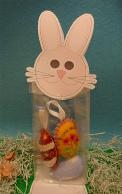 Lavoretti di Pasqua: un coniglietto portaovetti o portabiscottini