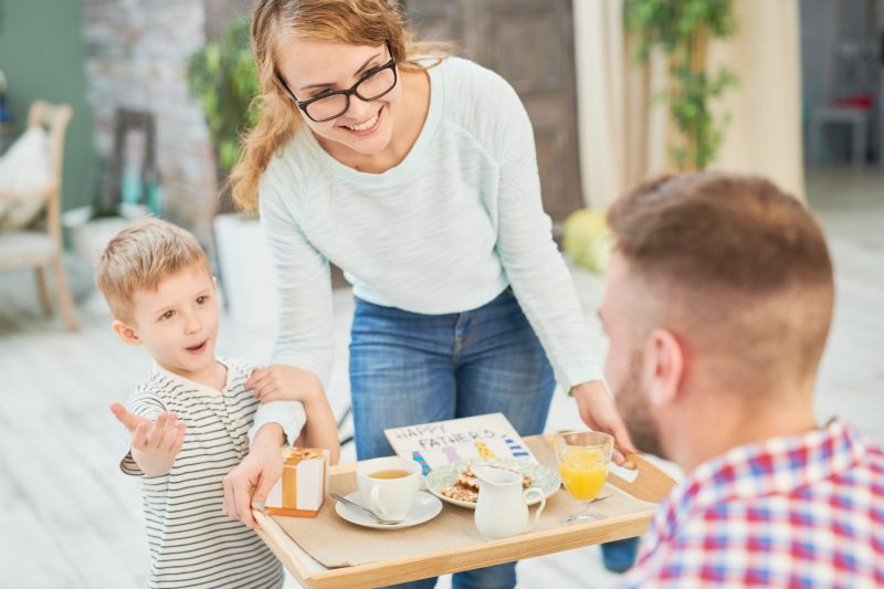 regalo per la festa del papa: colazione a sorpresa