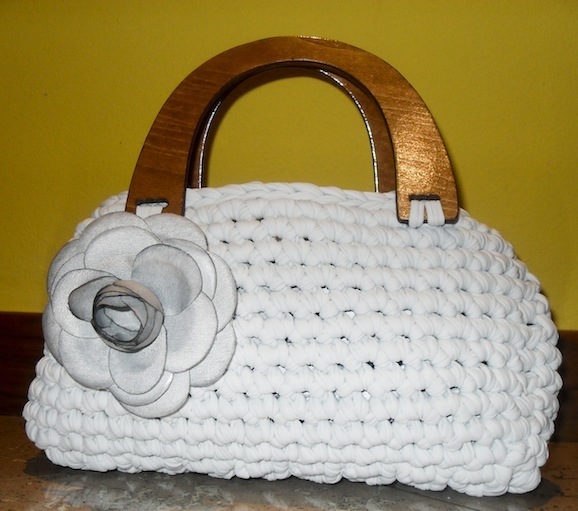 borsa-di-fettuccia-modello-bianco-1.jpg
