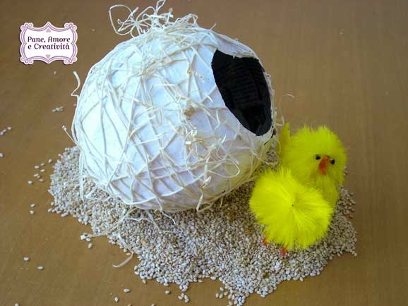 uovo-cartapesta-naturale---con-pulcino-esterno-1.jpg