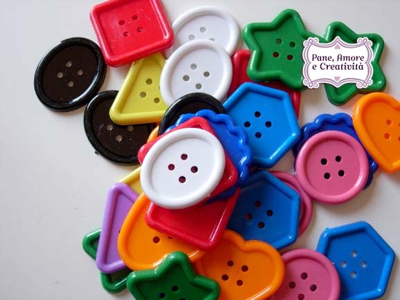 bottoni-di-plastica-per-creativita-1.jpg