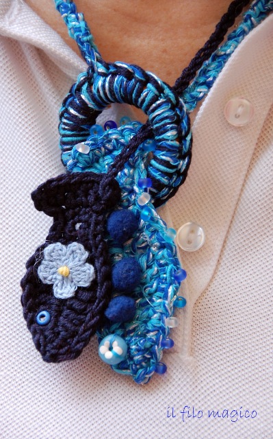Collana a uncinetto in stile marino