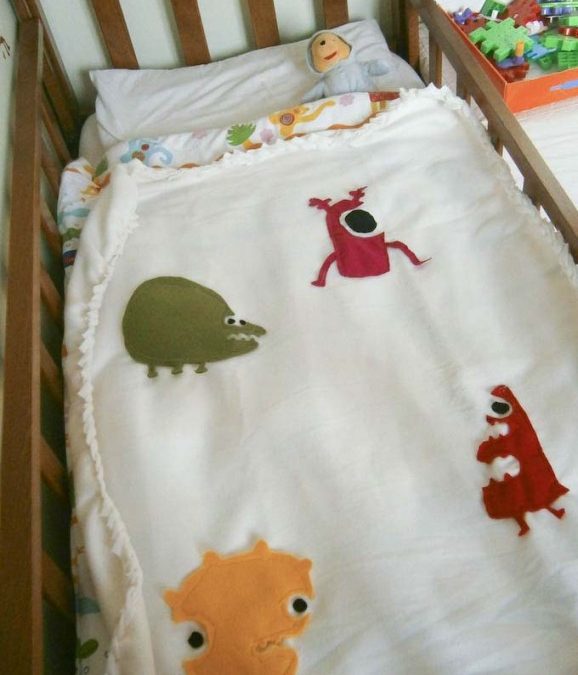 La coperta con i mostri: guarda come l’ho cucita!