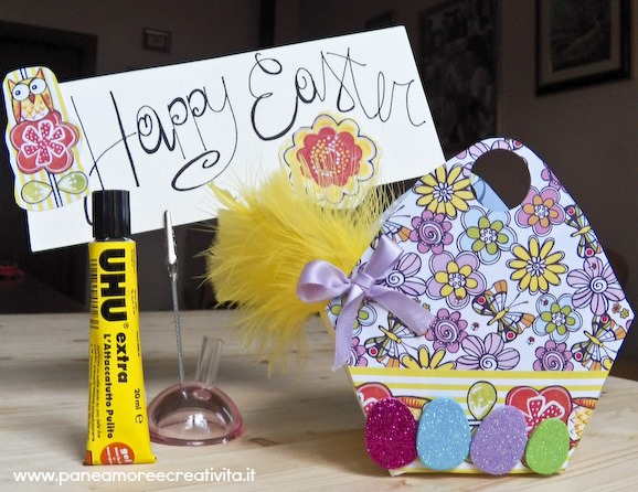 Il cestino di Pasqua con le piume