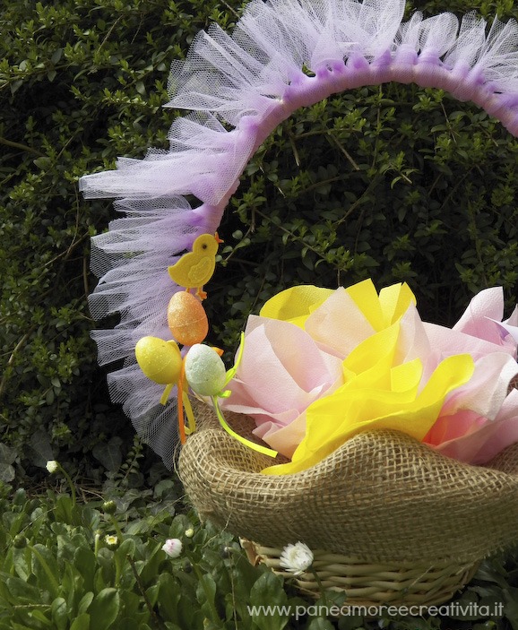 cestino di pasqua nel giardino2