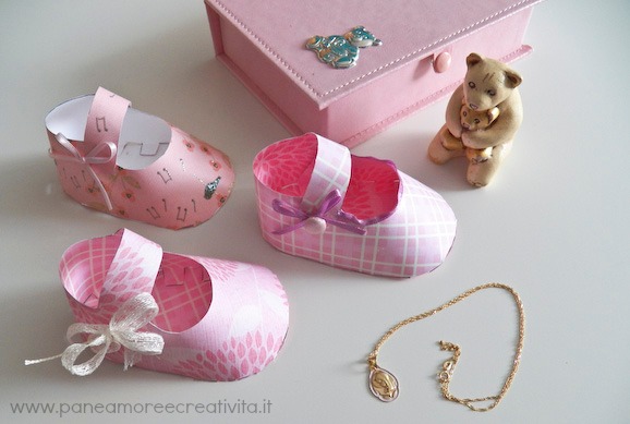 bomboniera battesimo-scarpine di carta-tutorial
