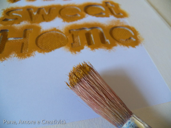 stencil e pennello