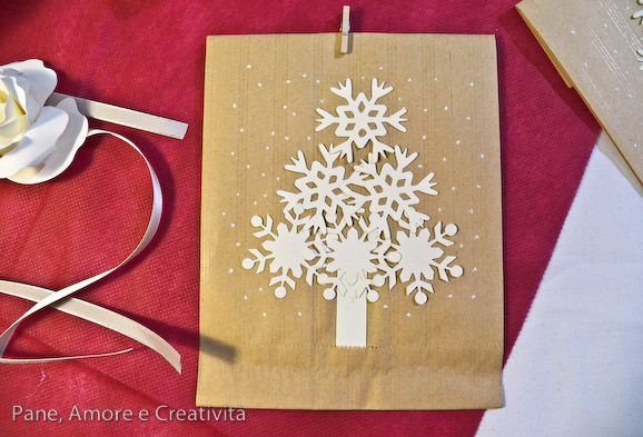 busta natale con albero