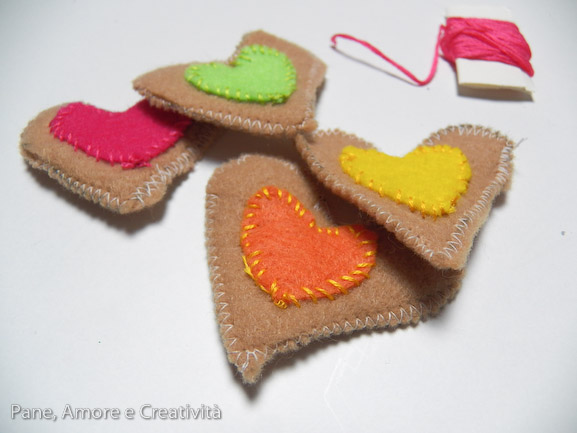 biscotti di feltro - tutorial 5