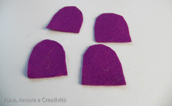 fiore viola di feltro 1