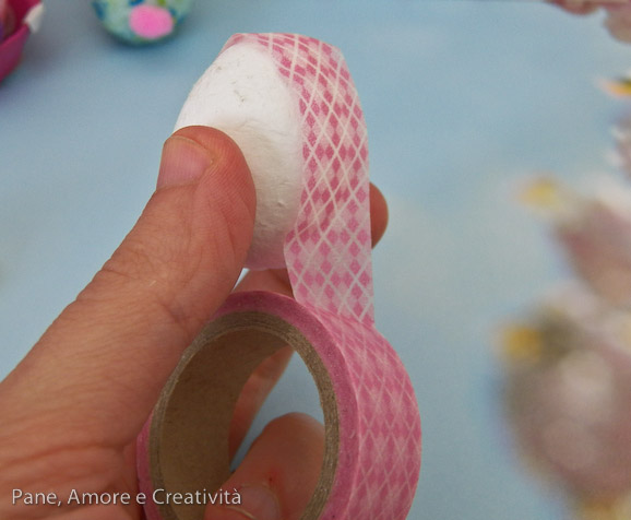 uovo ricoperto con washi tape