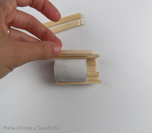 bastoncini_legno_e_colla2