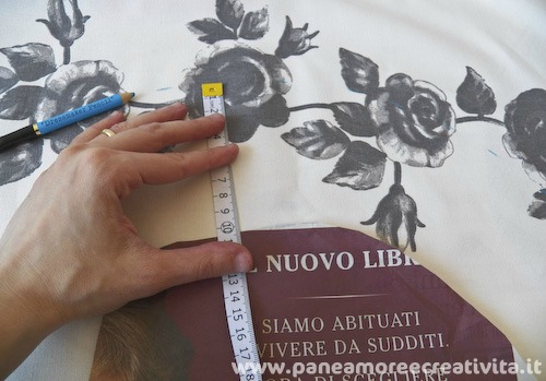 linea tratteggiata su stoffa
