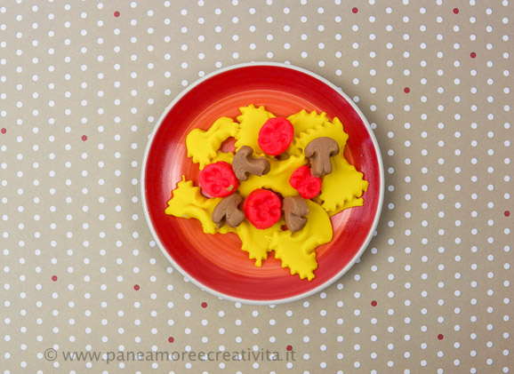 farfalle_con_pomodori_e_funghi2