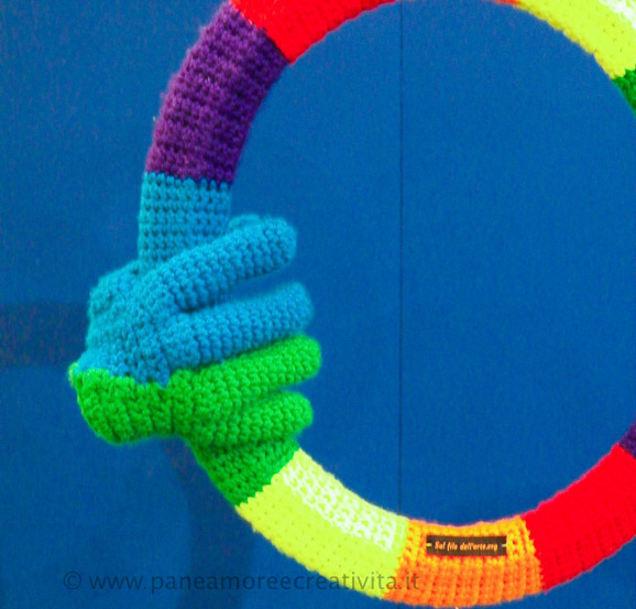 _mano_da_indossare_a_crochet_-_sul_filo_dell_arte_