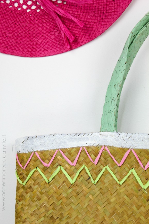 borsa di paglia decorata-578