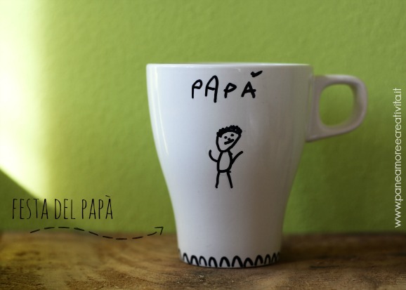 Lavoretti festa del papà: la tazza decorata con i disegni dei bambini
