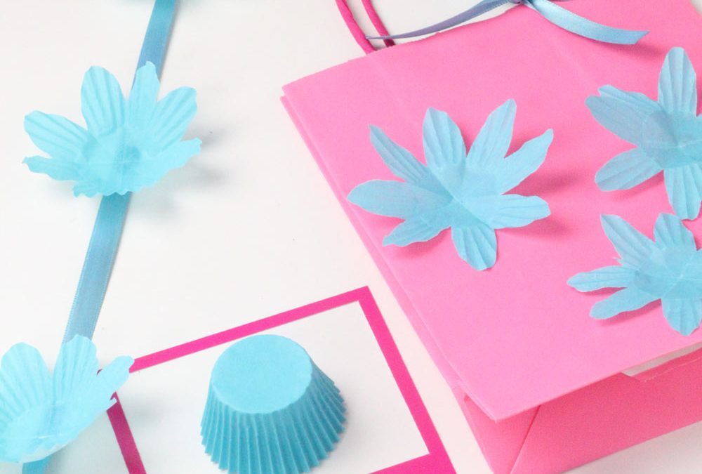 Come fare i fiori con i pirottini di carta