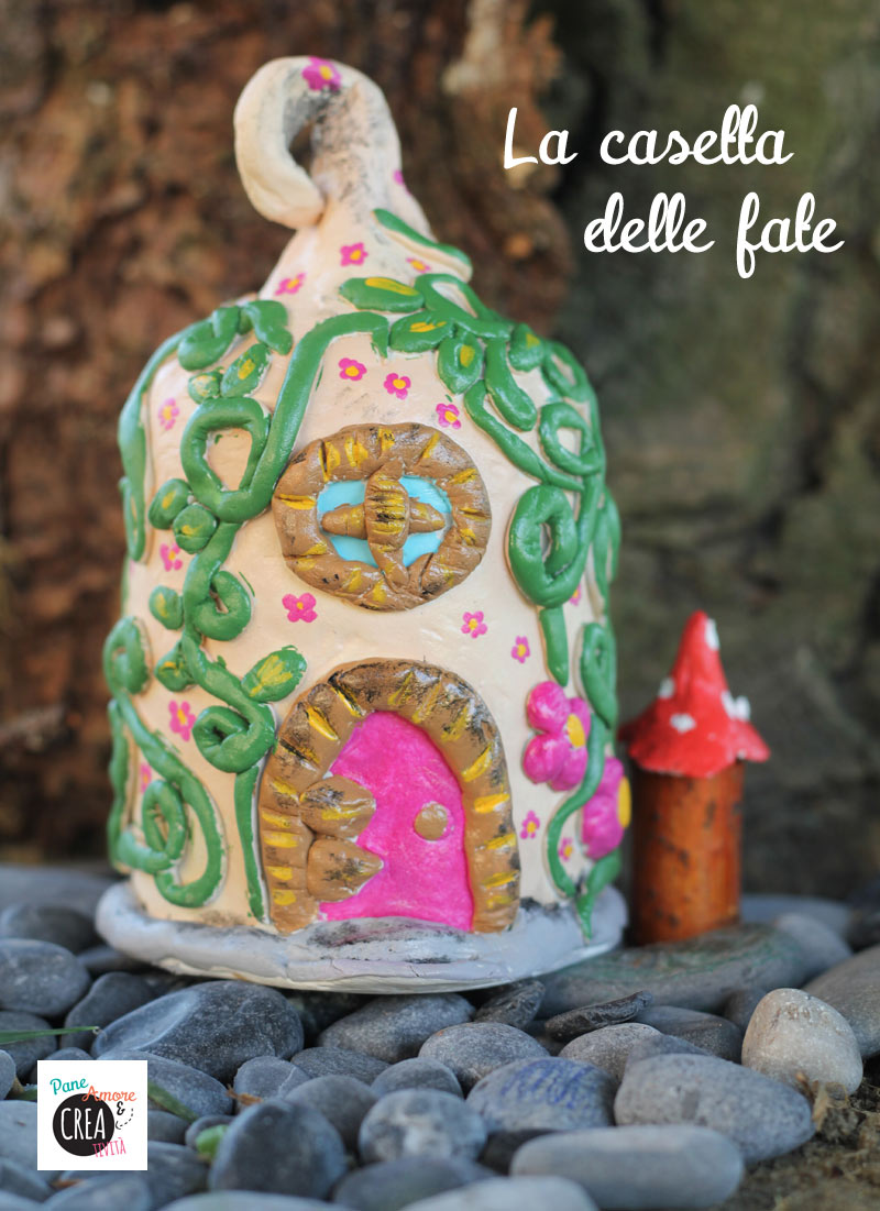 https://www.paneamoreecreativita.it/blog/2015/10/come-fare-una-casetta-delle-fate-riciclando-il-santhe-santanna/