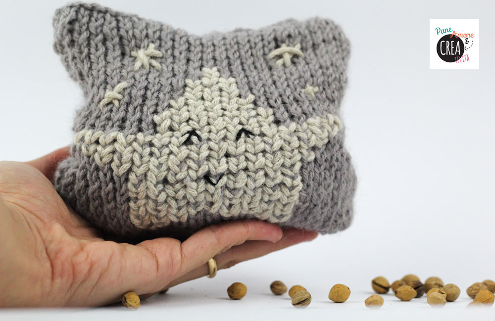 Quarta uscita Simple Stylish Maglia: cuscino scaldamani con noccioli di ciliegia