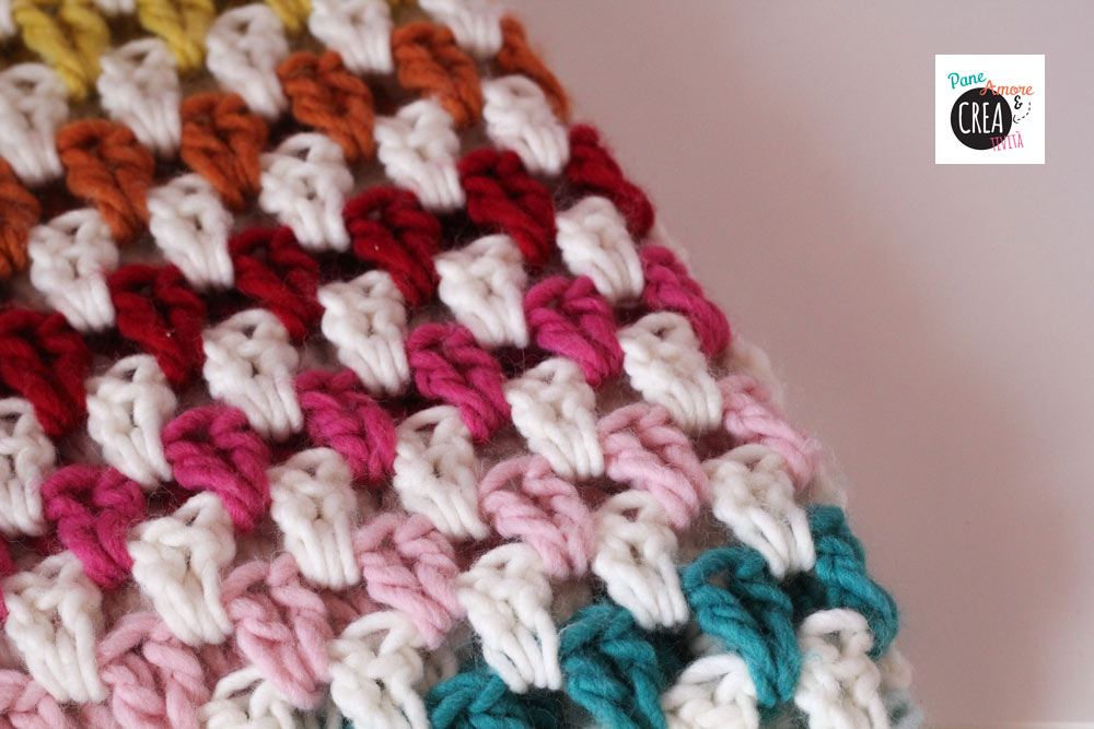 coperta-all'uncinetto---arcobaleno--orizzontale2