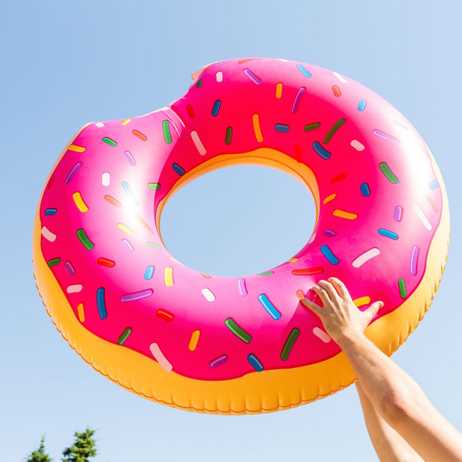 ciambella-gonfiabile-gigante-a-forma-di-donut-ecf