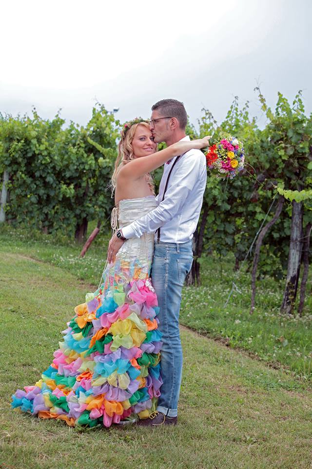 matrimonio originale - abito da sposa colorato