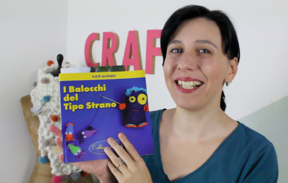 Sfogliamo insieme il libro “I balocchi del tipo strano”