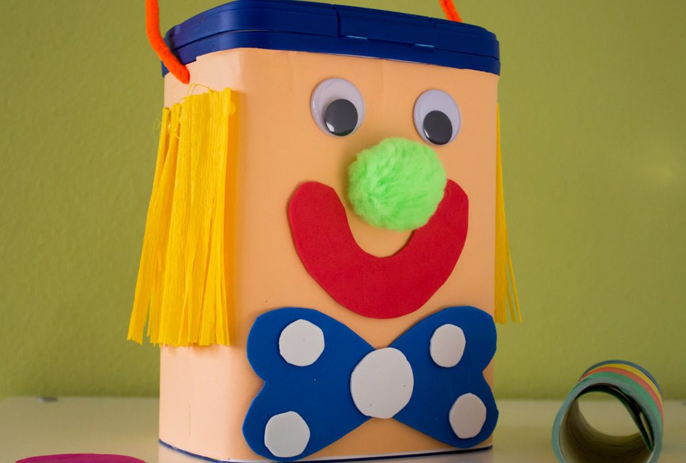 Carnival: DIY confetti holder