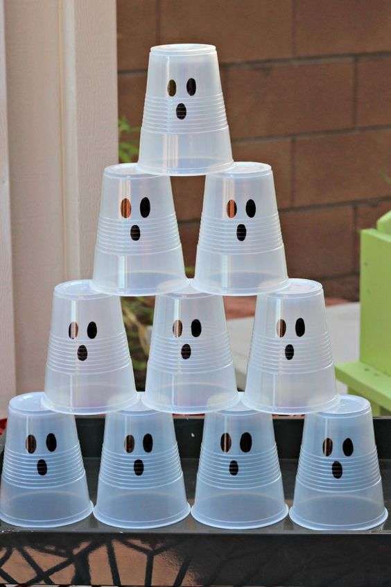 Bowling con i fantasmi da fare alla festa di Halloween