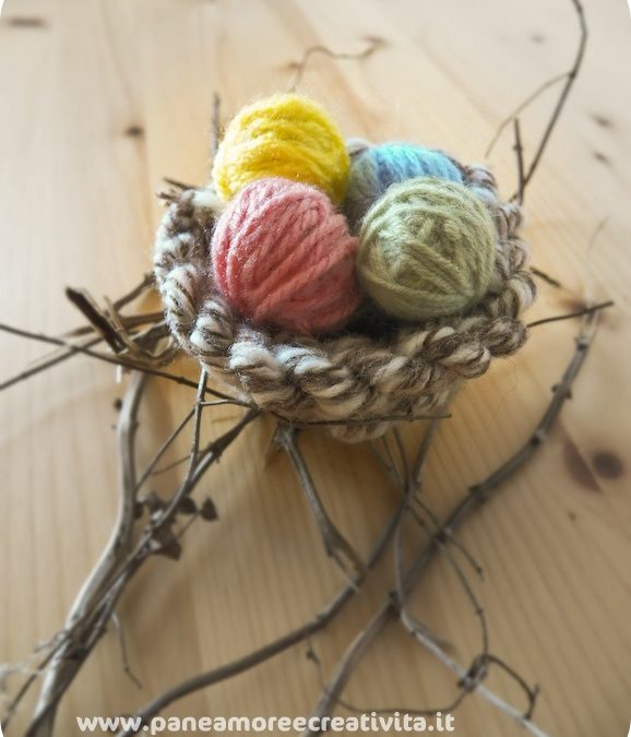 Decorazioni di Pasqua: come fare nido e ovetti con materiali di riciclo