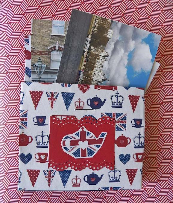Tutorial scrapbooking: come fare un astuccio per conservare le foto