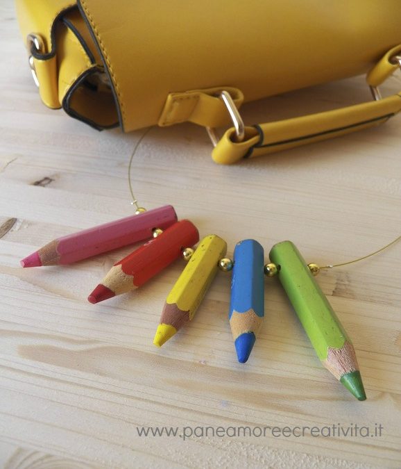 Idee per la scuola: la collana di matite riciclate